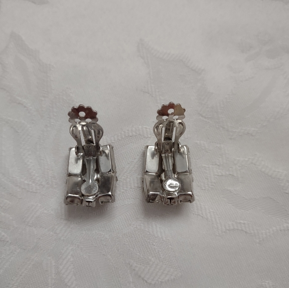 Weiss vintage baguette mozaic crystals silver tone clip on earrings - Picture 7 of 7